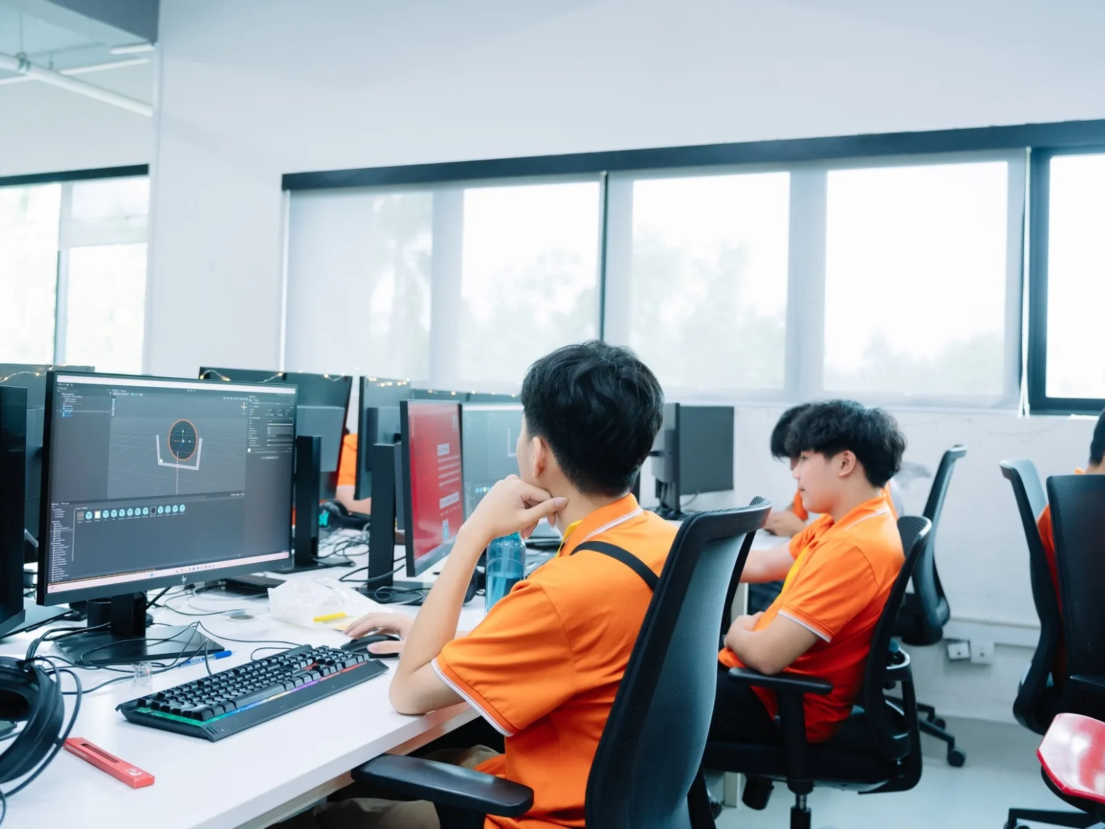 Khối học là gì? Những lưu ý khi chọn khối học - FPT Education Khối Toán - Lý - Hóa