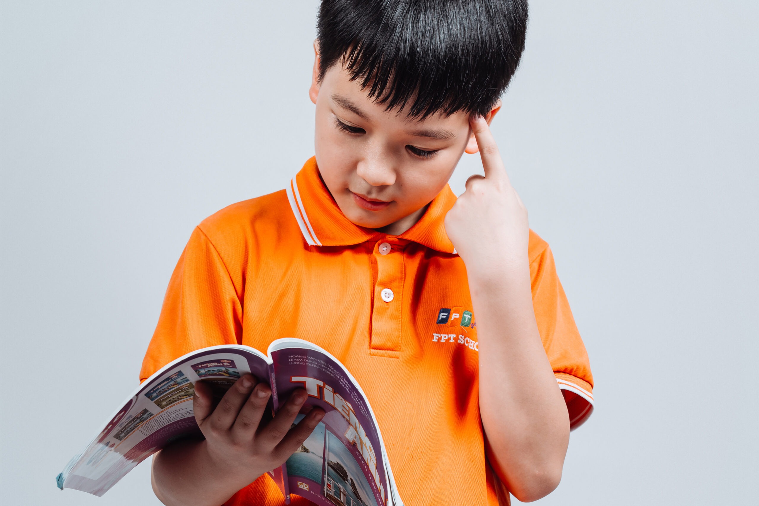 Làm Sao Để Đồng Hành Cùng Con Mà Không Kiểm Soát Hay Áp Đặt?