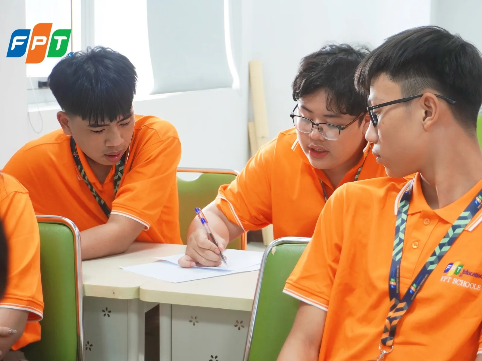 Tham gia cộng đồng lập trình và nhóm nghiên cứu AI