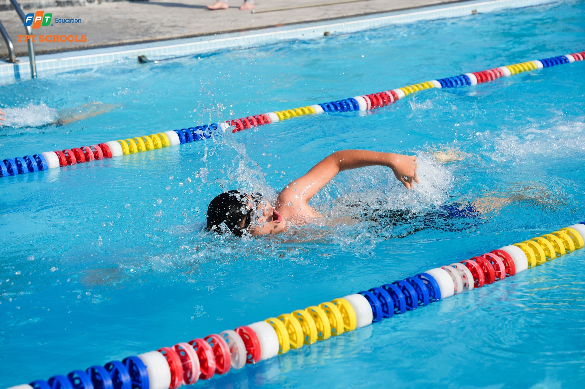 Khám Phá 7 Lợi Ích Của Việc Cho Trẻ Học Bơi Giúp Con Khỏe Mạnh Và Tự Tin Hơn Mỗi Ngày - FPT Education Khám Phá 7 Lợi Ích Của Việc Cho Trẻ Học Bơi Giúp Con Khỏe Mạnh Và Tự Tin Hơn Mỗi Ngày