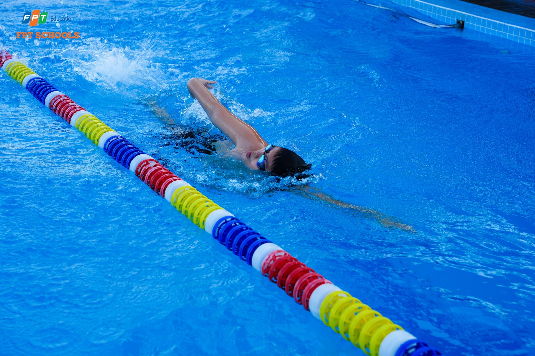 Khám Phá 7 Lợi Ích Của Việc Cho Trẻ Học Bơi Giúp Con Khỏe Mạnh Và Tự Tin Hơn Mỗi Ngày - FPT Education Khám Phá 7 Lợi Ích Của Việc Cho Trẻ Học Bơi Giúp Con Khỏe Mạnh Và Tự Tin Hơn Mỗi Ngày
