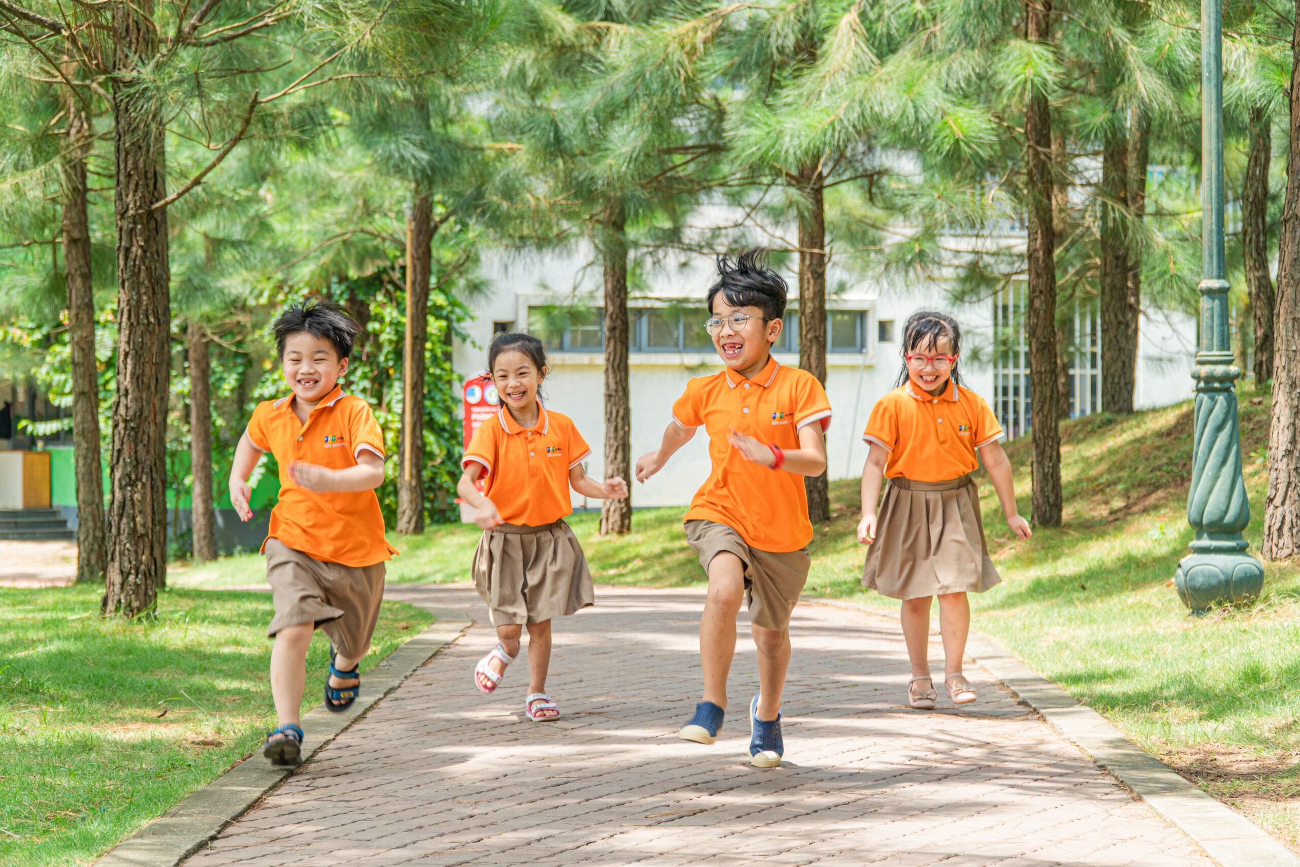 Khám Phá 7 Lợi Ích Của Việc Cho Trẻ Học Bơi Giúp Con Khỏe Mạnh Và Tự Tin Hơn Mỗi Ngày - FPT Education Khám Phá 7 Lợi Ích Của Việc Cho Trẻ Học Bơi Giúp Con Khỏe Mạnh Và Tự Tin Hơn Mỗi Ngày