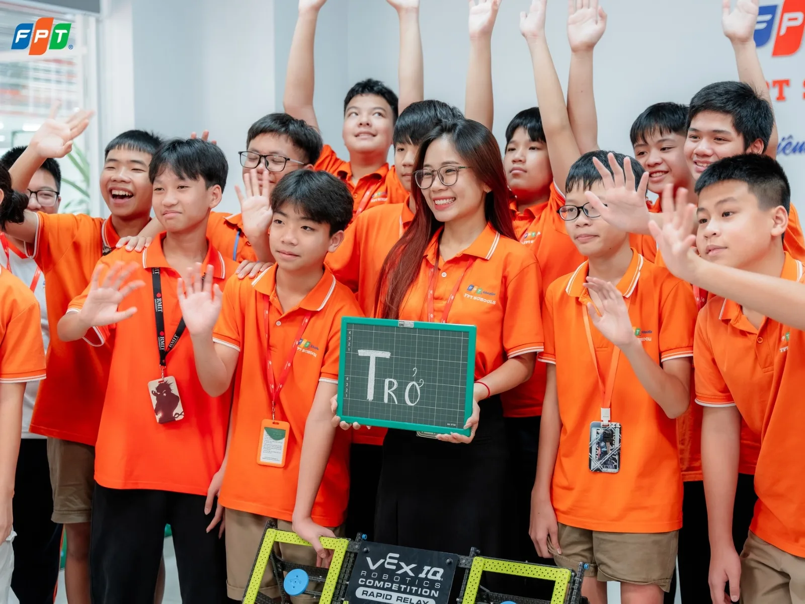 Lớp tiếng Anh tích hợp là gì? Chìa khóa phát triển năng lực học thuật và giao tiếp toàn cầu - FPT Education Các hình thức dạy tiếng Anh tích hợp hiện nay