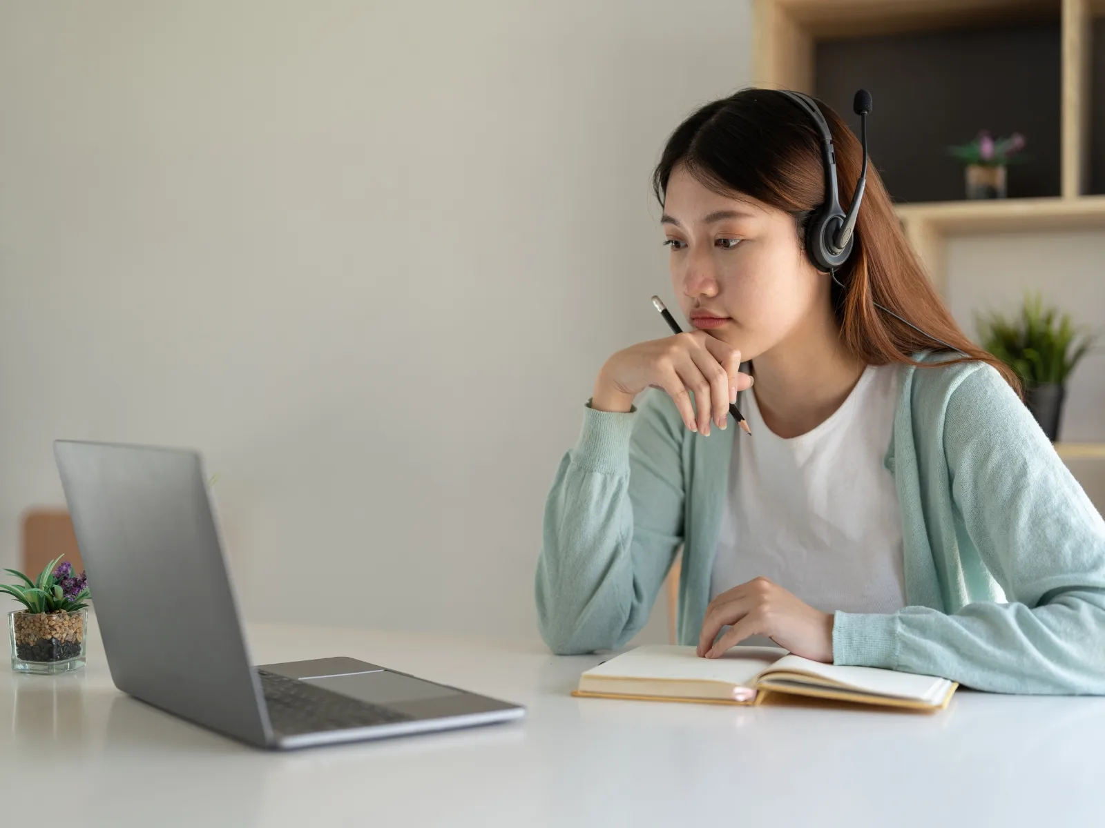 Lừa Đảo Bán Hàng Qua Mạng Và Cách Nhận Biết Để Mua Sắm An Toàn