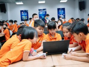 Bí quyết luyện thi Toeic online đạt 700+ điểm nhanh chóng | FPT Schools