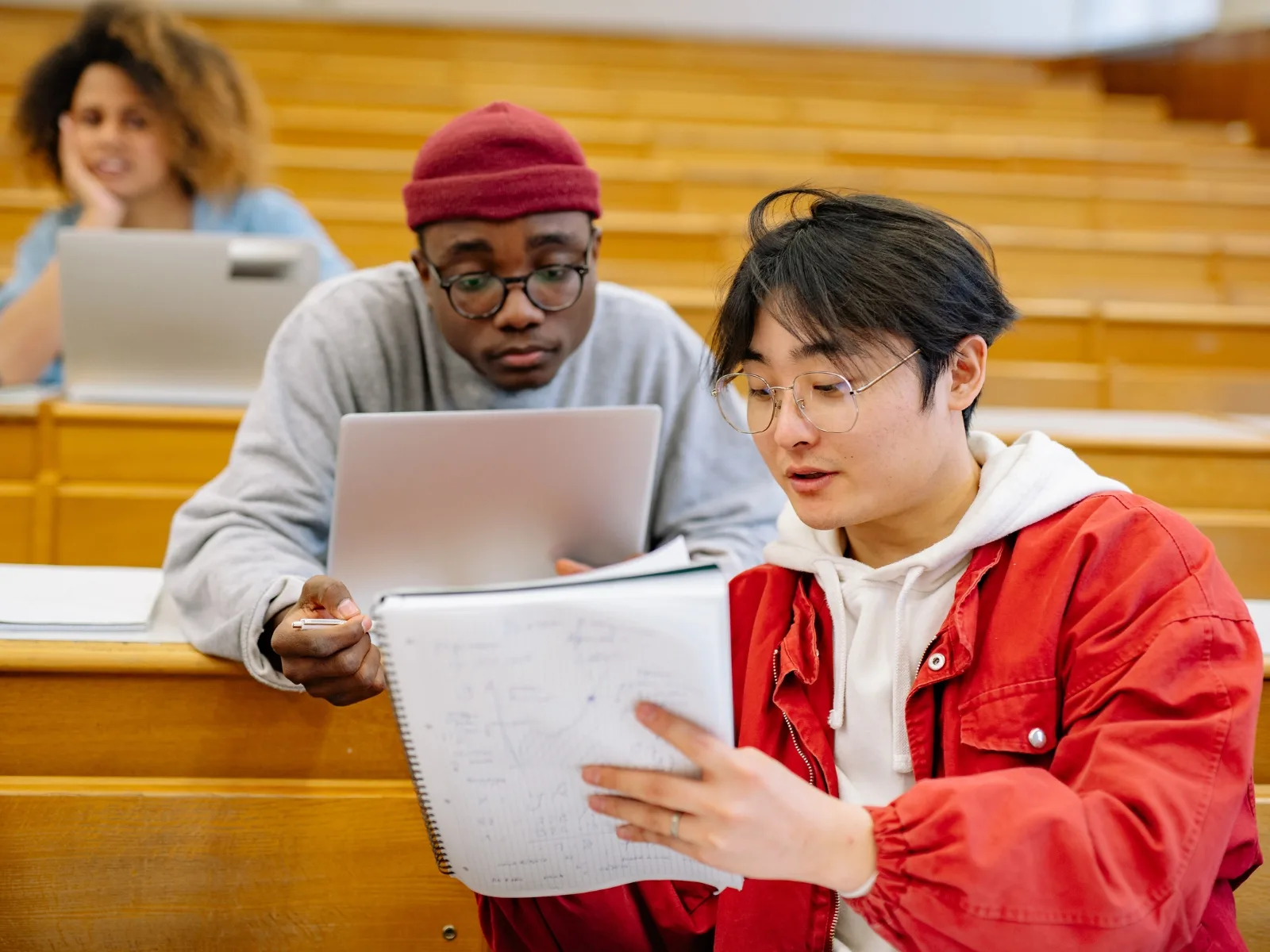 Nam bao nhiêu tuổi hết tuổi dậy thì? Giải đáp chi tiết về giai đoạn phát triển thể chất - FPT Education Nam bao nhiêu tuổi hết tuổi dậy thì