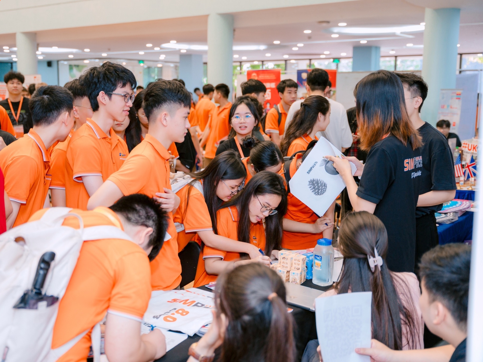 7 nguyên nhân gây mất tập trung - Hiểu đúng để cải thiện hiệu quả học tập và làm việc - FPT Education Áp lực và căng thẳng tâm lý