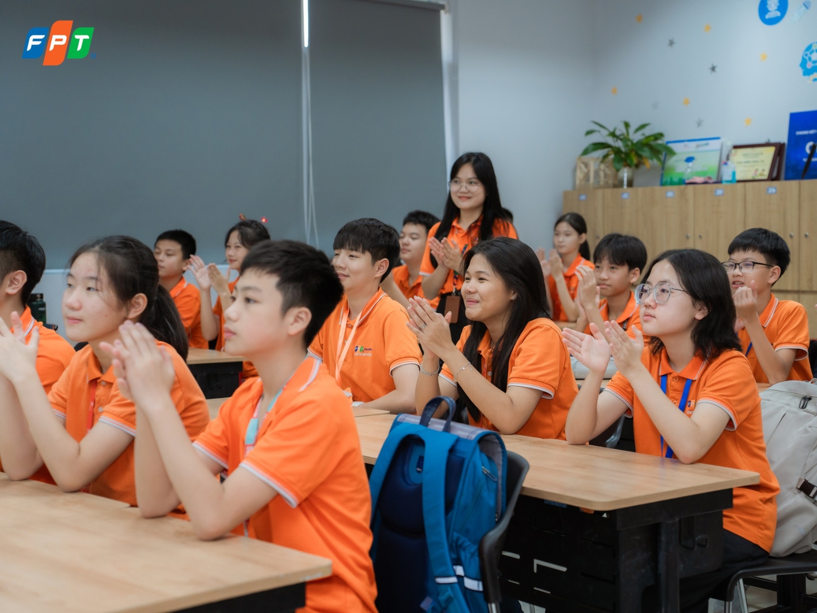 Quẳng Gánh Lo Đi Và Vui Sống - Sách giúp cân bằng cảm xúc