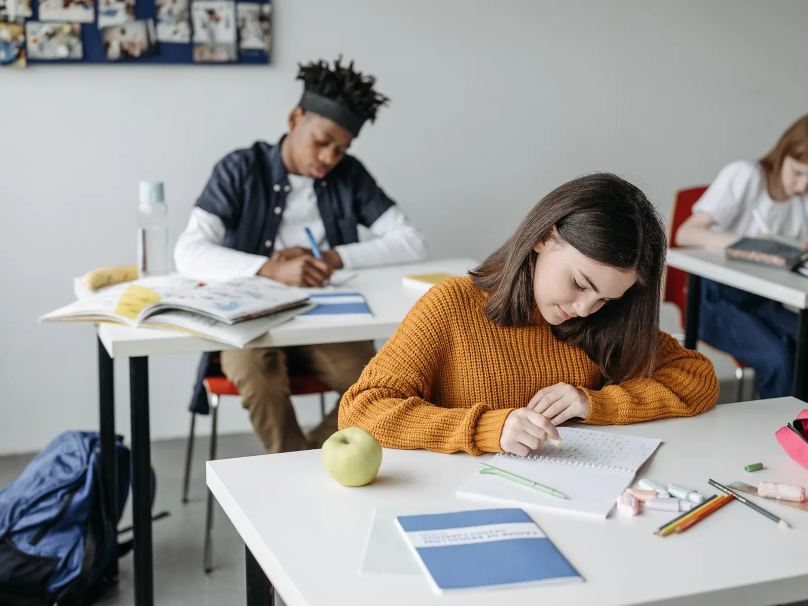 Các đặc điểm thể chất và nội tiết ổn định