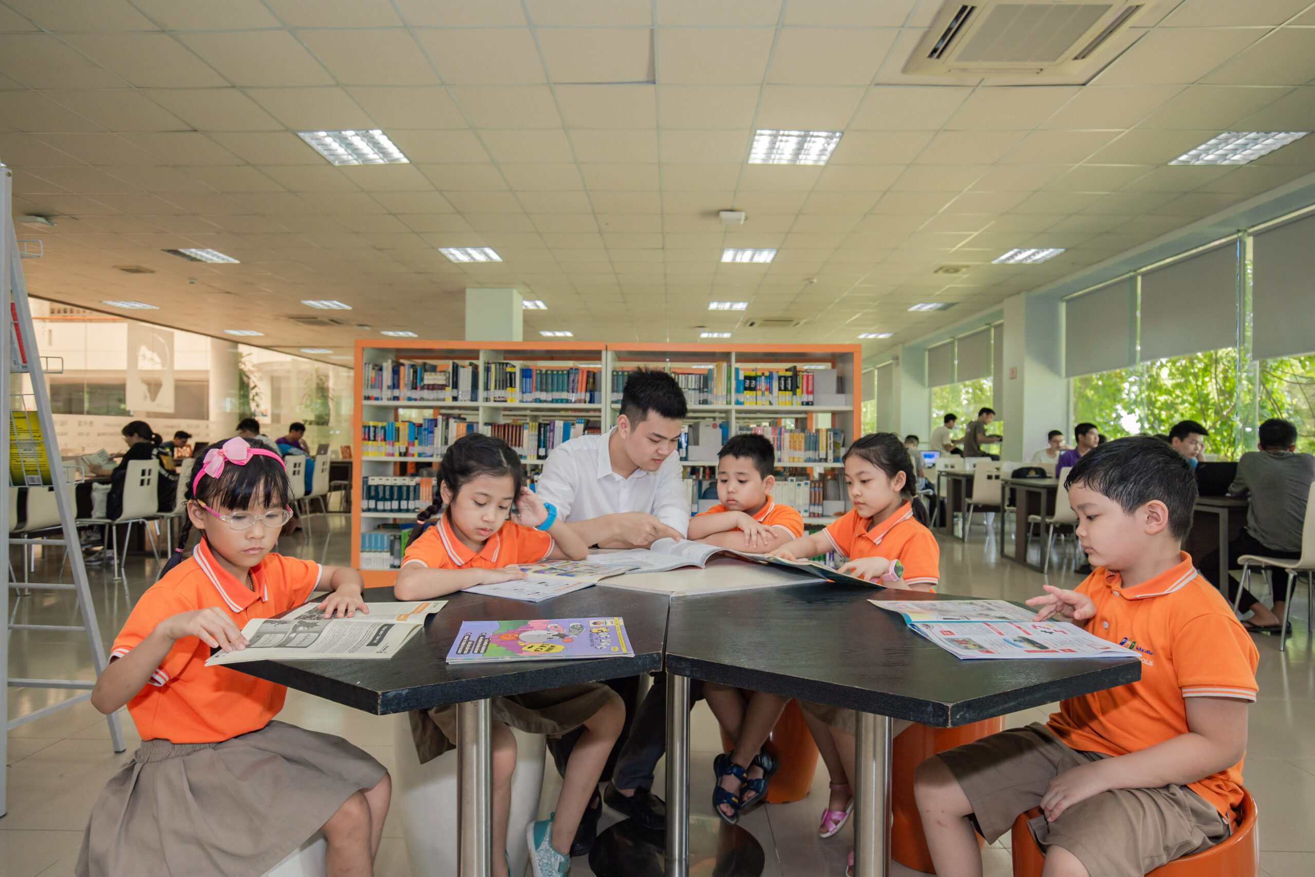Lợi Ích Vượt Trội Của Phương Pháp Montessori Trong Phát Triển Toàn Diện Cho Trẻ - FPT Education Lợi Ích Vượt Trội Của Phương Pháp Montessori Trong Phát Triển Toàn Diện Cho Trẻ