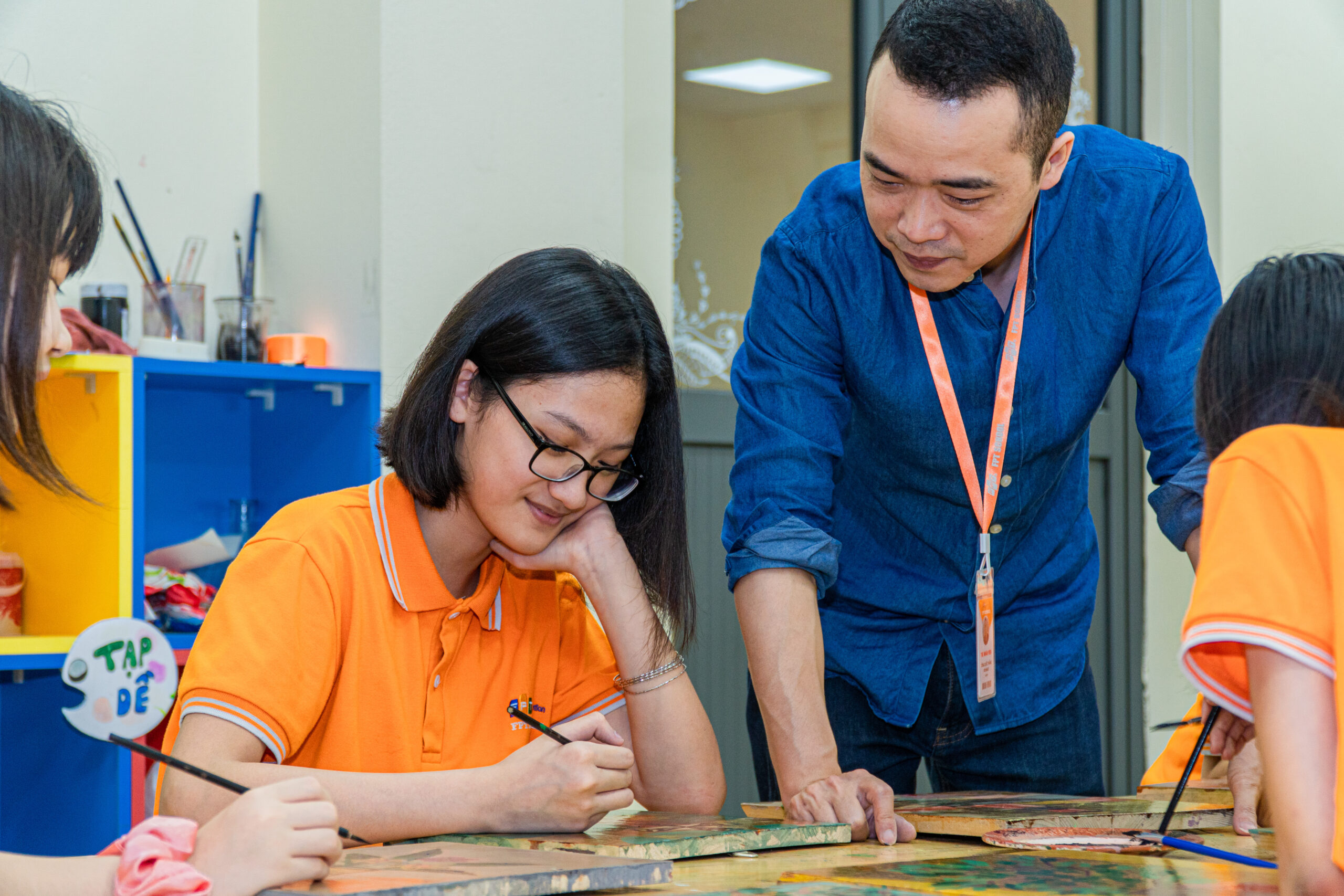 Lợi Ích Vượt Trội Của Phương Pháp Montessori Trong Phát Triển Toàn Diện Cho Trẻ - FPT Education Lợi Ích Vượt Trội Của Phương Pháp Montessori Trong Phát Triển Toàn Diện Cho Trẻ