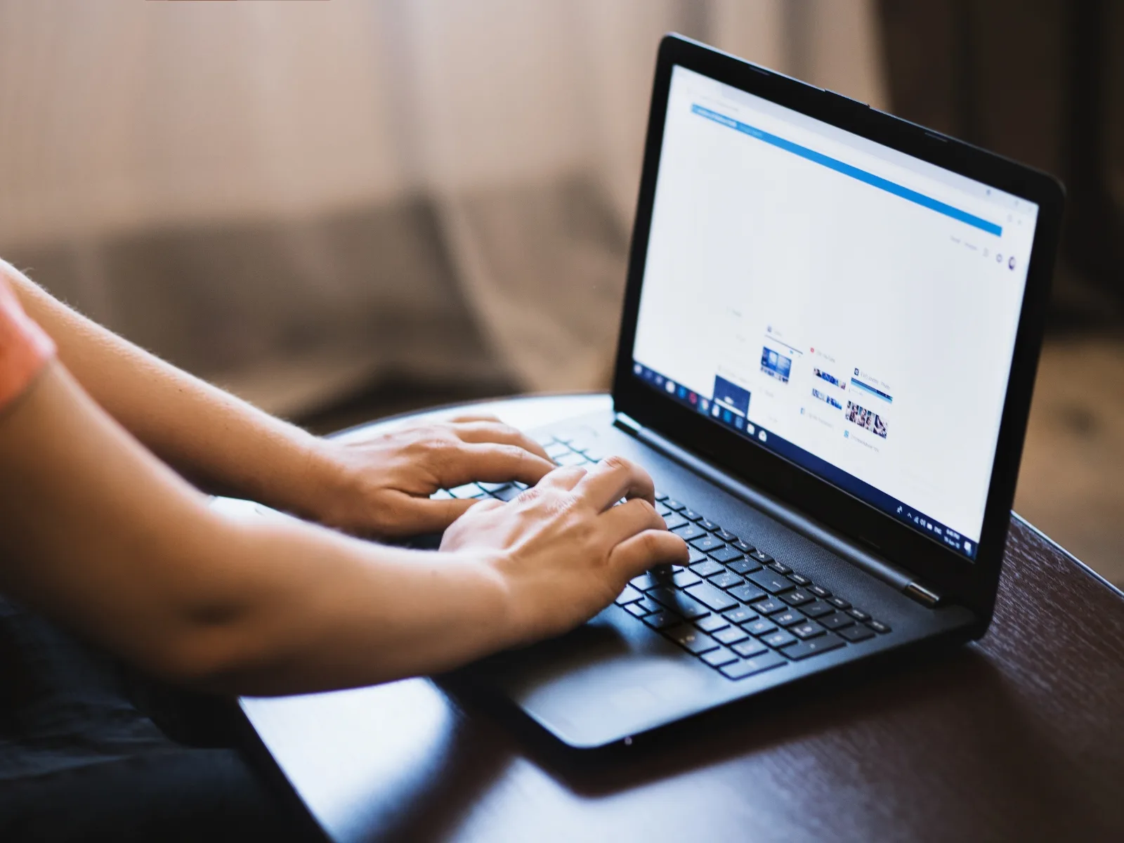 7 Tác Hại Của Internet Và Cách Khắc Phục Để Sử Dụng Mạng Thông Minh Mỗi Ngày - FPT Education 7 Tác Hại Của Internet Và Cách Khắc Phục Để Sử Dụng Mạng Thông Minh Mỗi Ngày
