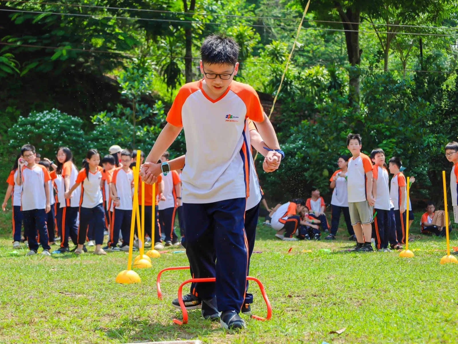 Thiếu tự tin là gì? Cách biến điểm yếu thành sức mạnh - FPT Education Nguyên nhân khiến bạn thiếu tự tin - thiếu tự tin là gì