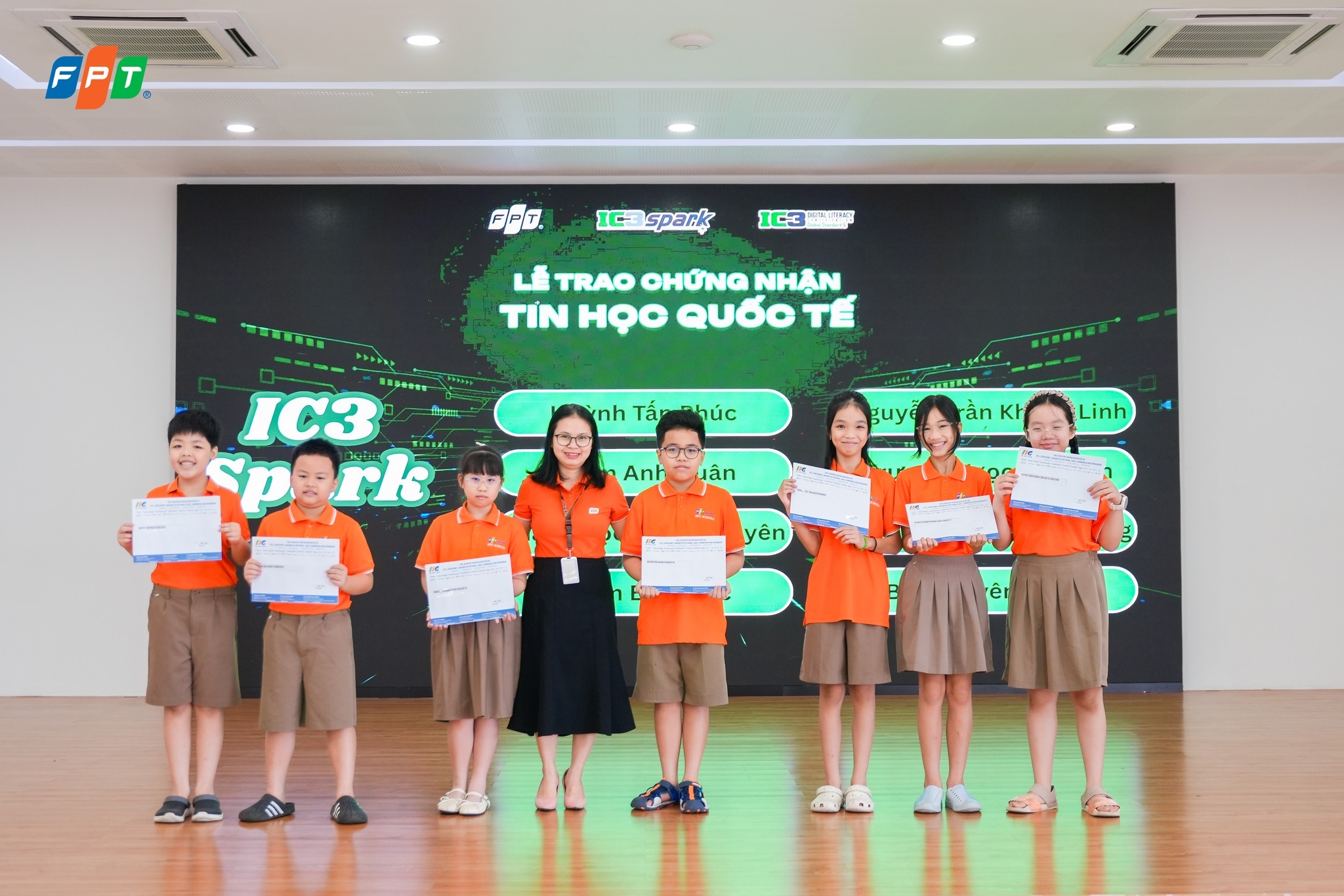 Học Sinh Trường Tiểu Học Và THCS FPT Đà Nẵng Rực Rỡ Với Thành Tích Tin Học Quốc Tế IC3