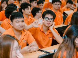 Bí quyết luyện nghe Toeic Listening đạt 495 điểm | FPT Schools