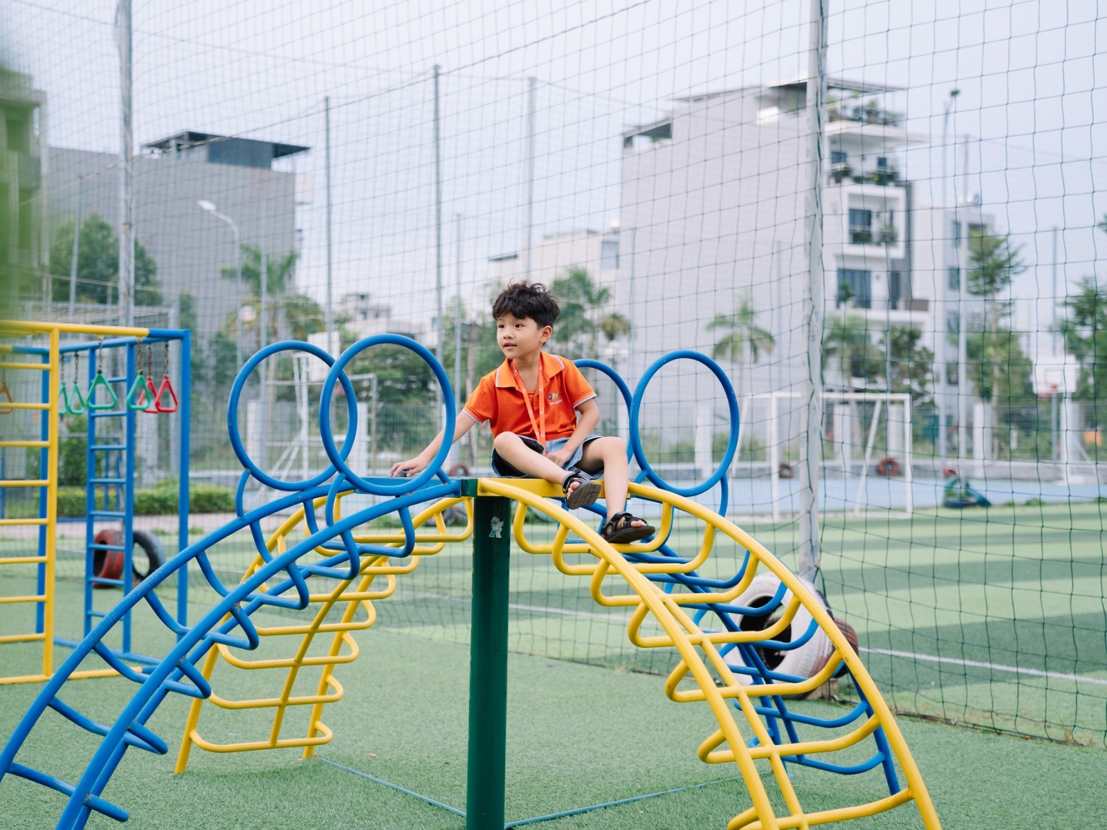 Trẻ bị tăng động có biểu hiện gì? 6 dấu hiệu nhận biết sớm - FPT Education Hành vi bốc đồng, thiếu kiềm chế