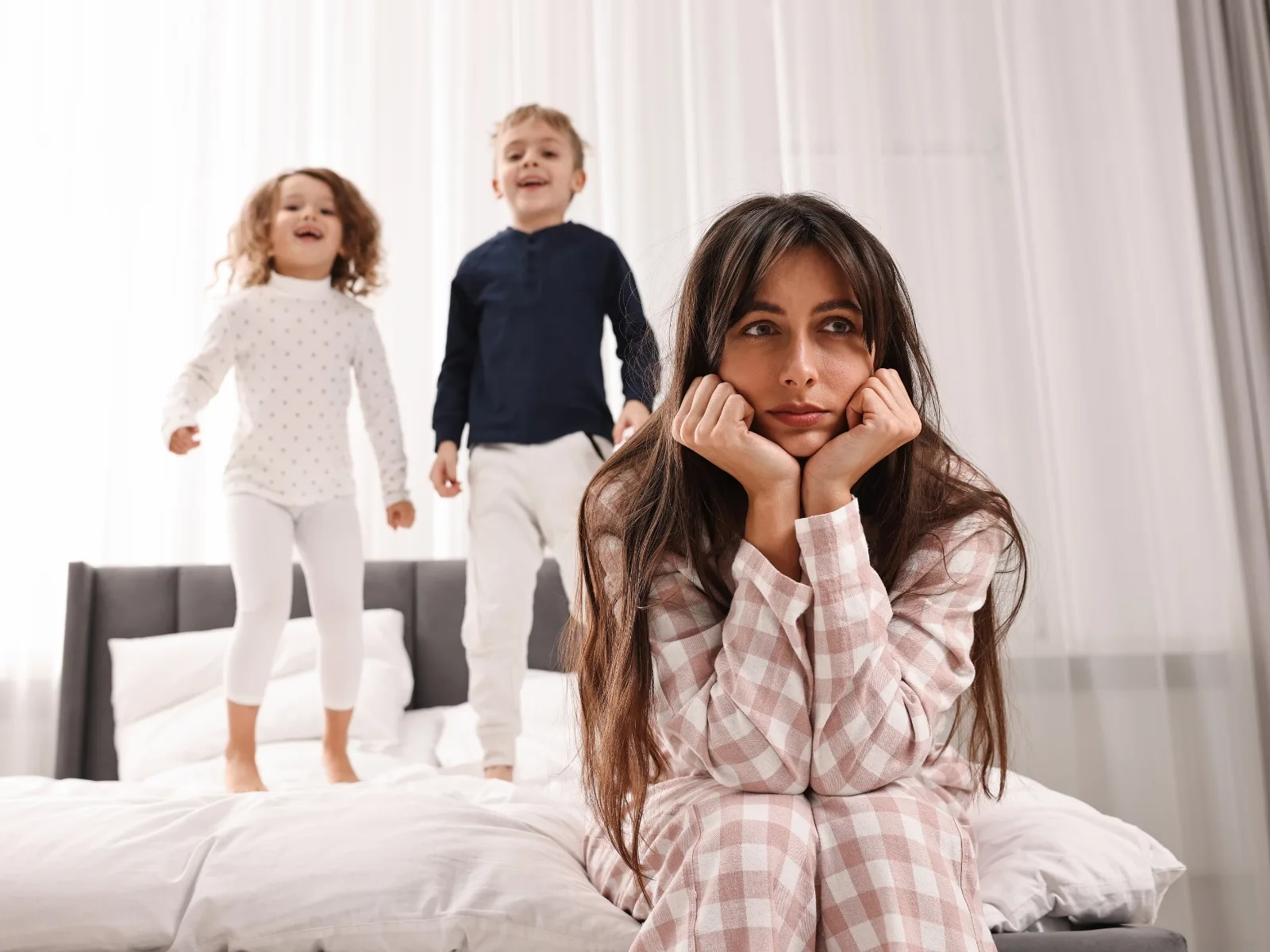 Trẻ bị tăng động có biểu hiện gì? 6 dấu hiệu nhận biết sớm - FPT Education Hành vi bốc đồng, thiếu kiềm chế