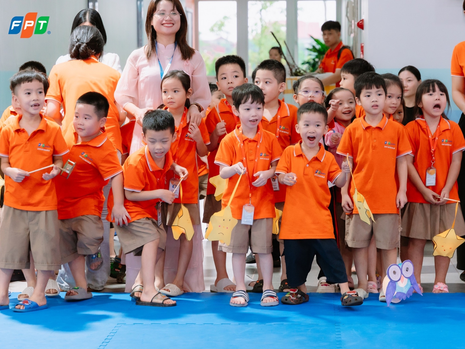 Trẻ bị tăng động có biểu hiện gì? 6 dấu hiệu nhận biết sớm - FPT Education Khi nào cần đưa trẻ đến gặp bác sĩ hoặc chuyên gia tâm lý?