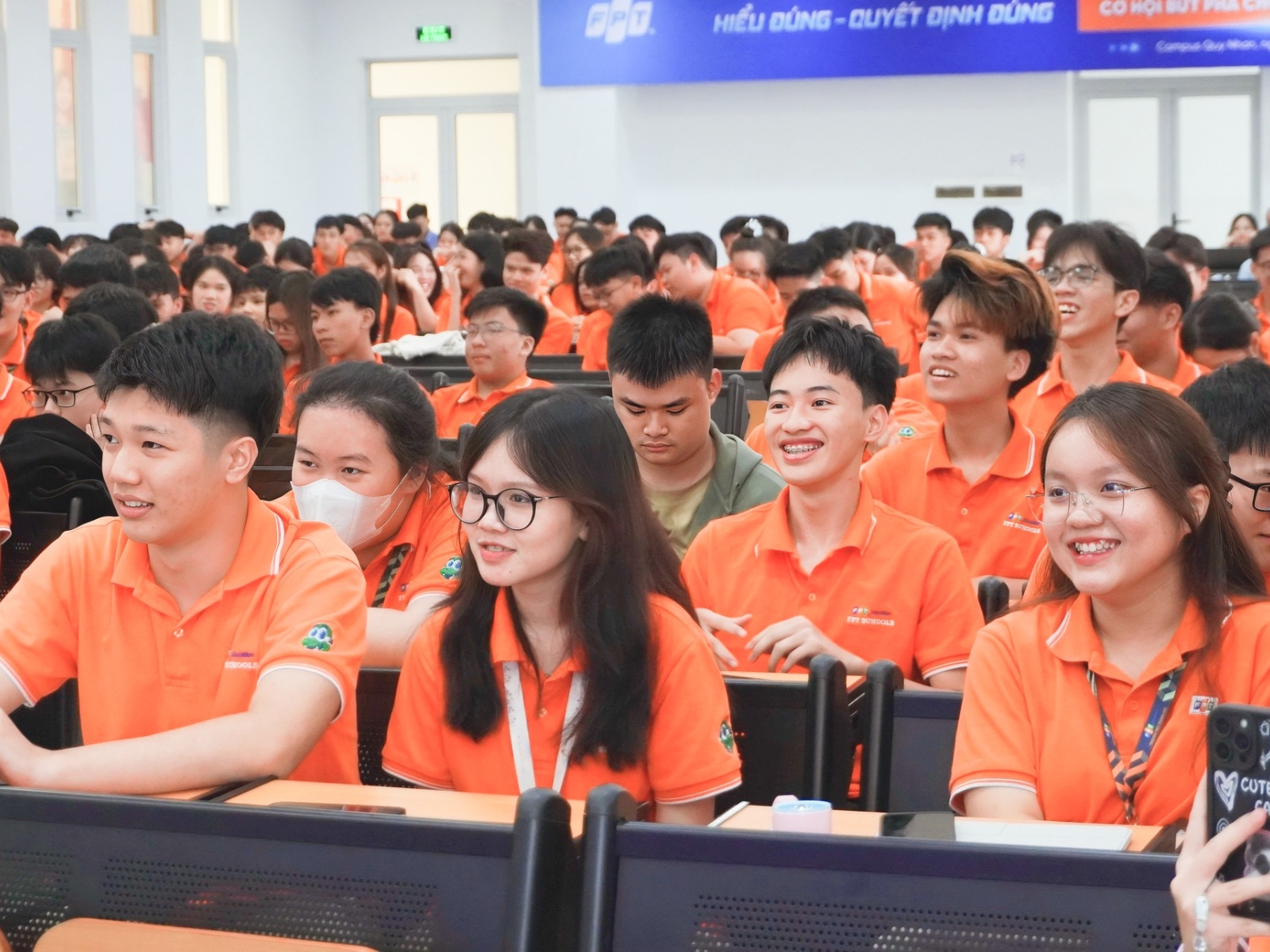 Chương trình tích hợp là gì? Xu hướng giáo dục song ngữ hiện đại - FPT Education Vai trò của giáo viên trong chương trình tích hợp