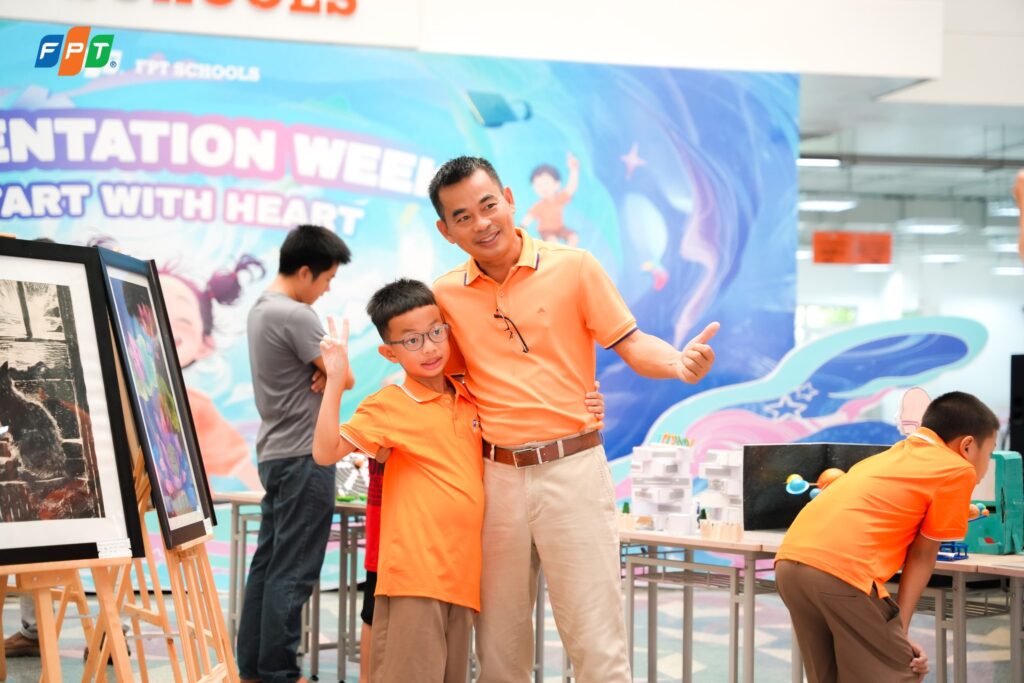 Chiến Lược Đồng Hành Cùng Con Khi Đọc Sách Online