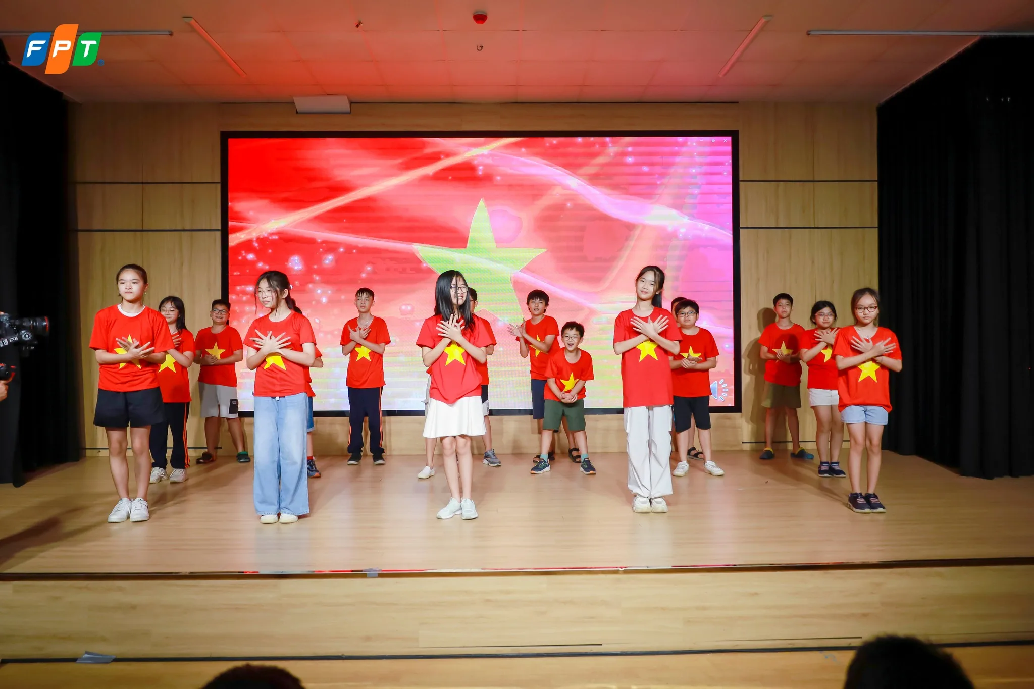 5 Cách Rèn Luyện Tự Tin Cho Trẻ Hiệu Quả Giúp Con Thể Hiện Bản Thân - FPT Education cách rèn luyện tự tin cho trẻ