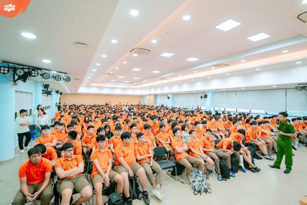 7 Kỹ năng giải quyết xung đột giúp duy trì mối quan hệ tốt đẹp - FPT Education Áp dụng các kỹ năng giao tiếp và kiểm soát cảm xúc