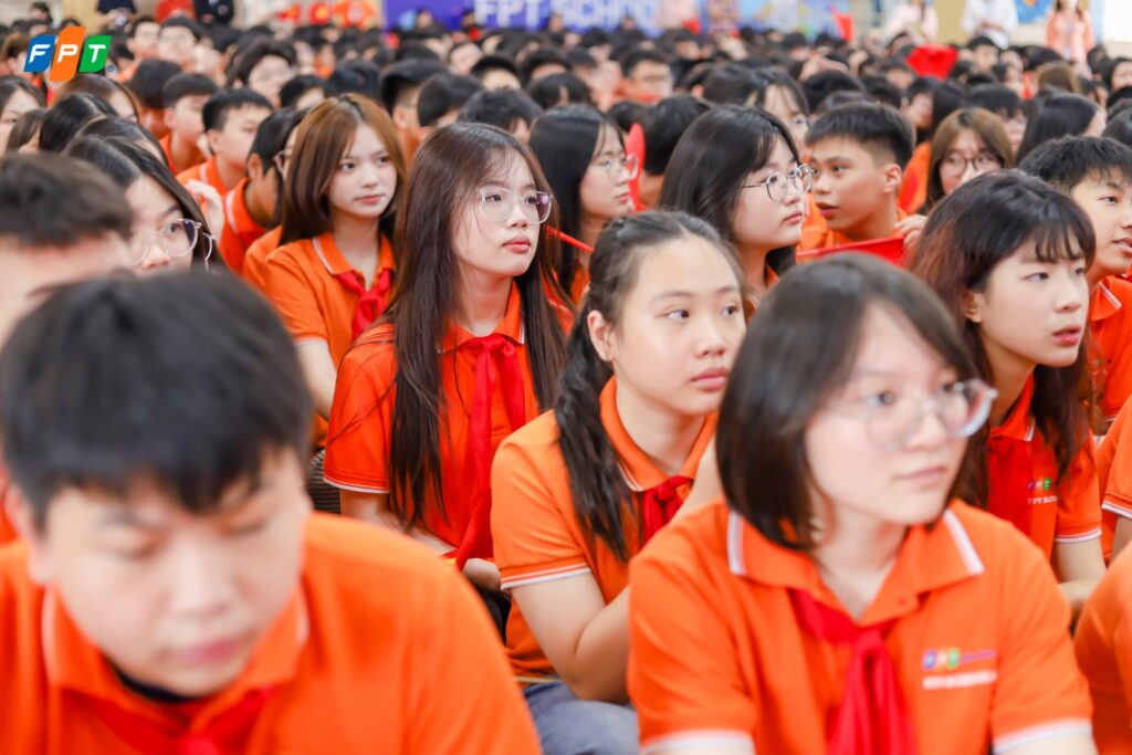 Da tăng tiết dầu, nổi mụn sớm hơn bình thường