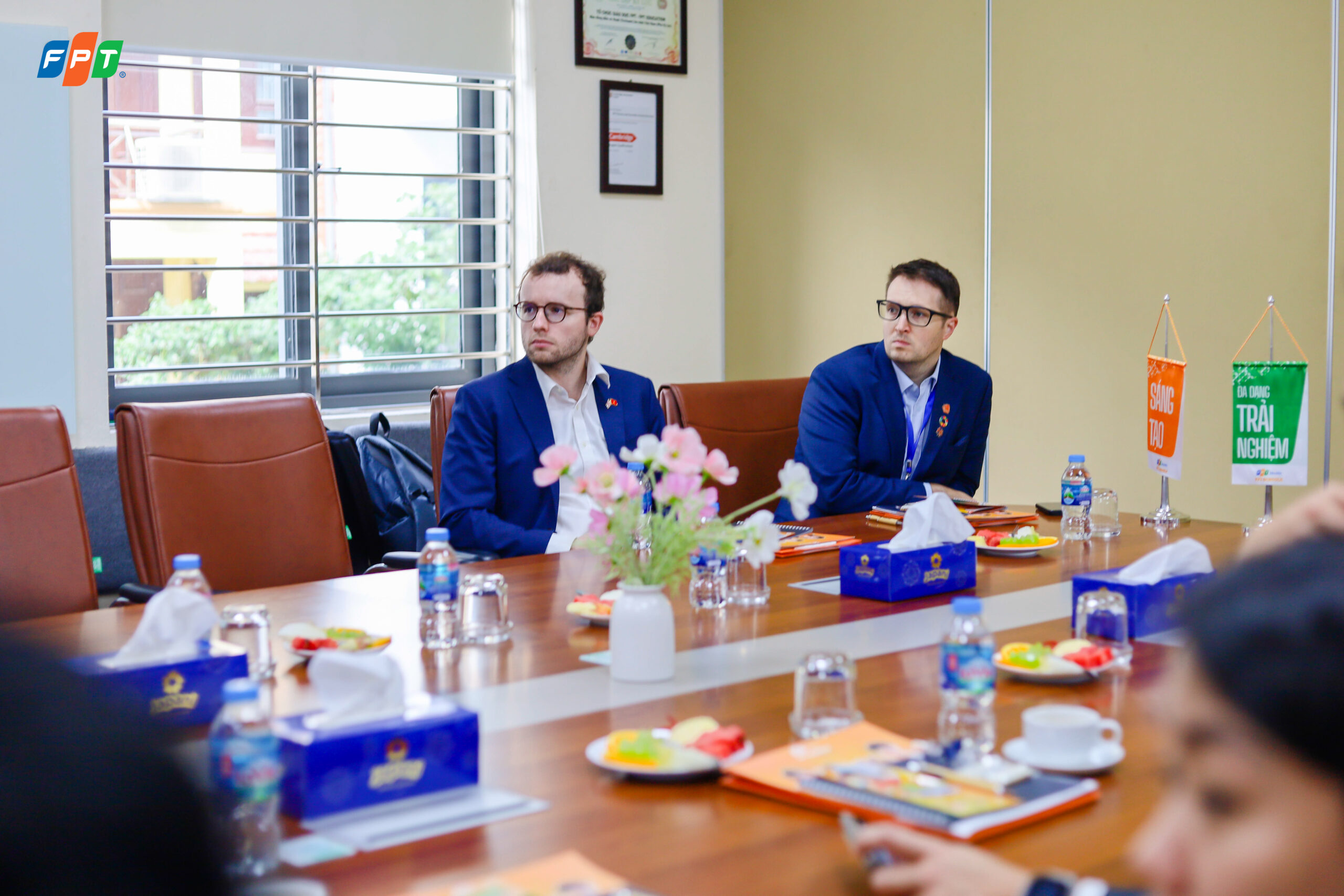 FPT SCHOOLS TRAO ĐỔI CƠ HỘI HỢP TÁC GIÁO DỤC QUỐC TẾ VỚI ĐOÀN ĐẠI SỨ QUÁN ANH | FPT Schools