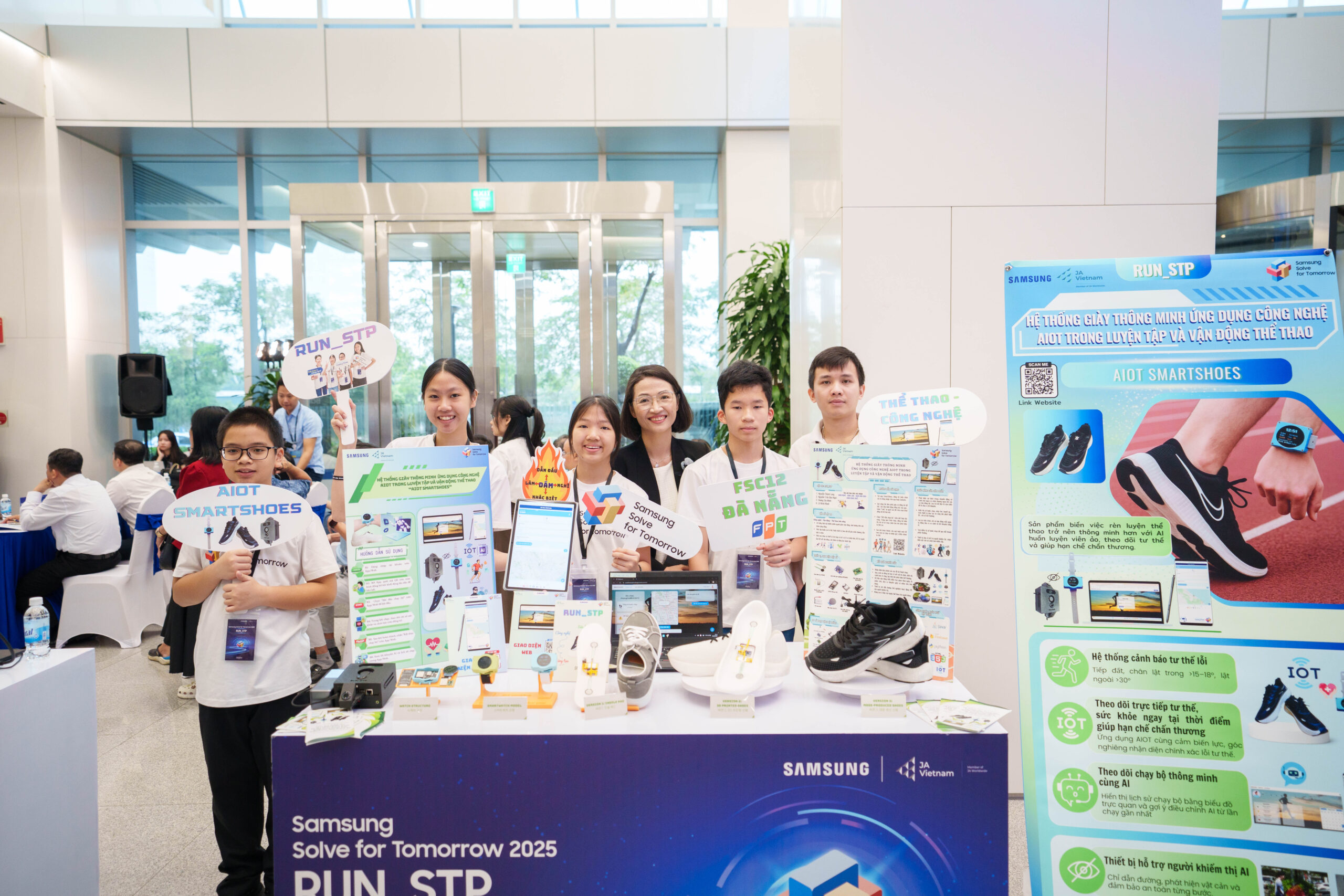 Giải Ba Samsung solve for tomorrow và khát vọng kiến tạo tương lai từ nền tảng giáo dục STEM tại FSchools  | FPT Schools