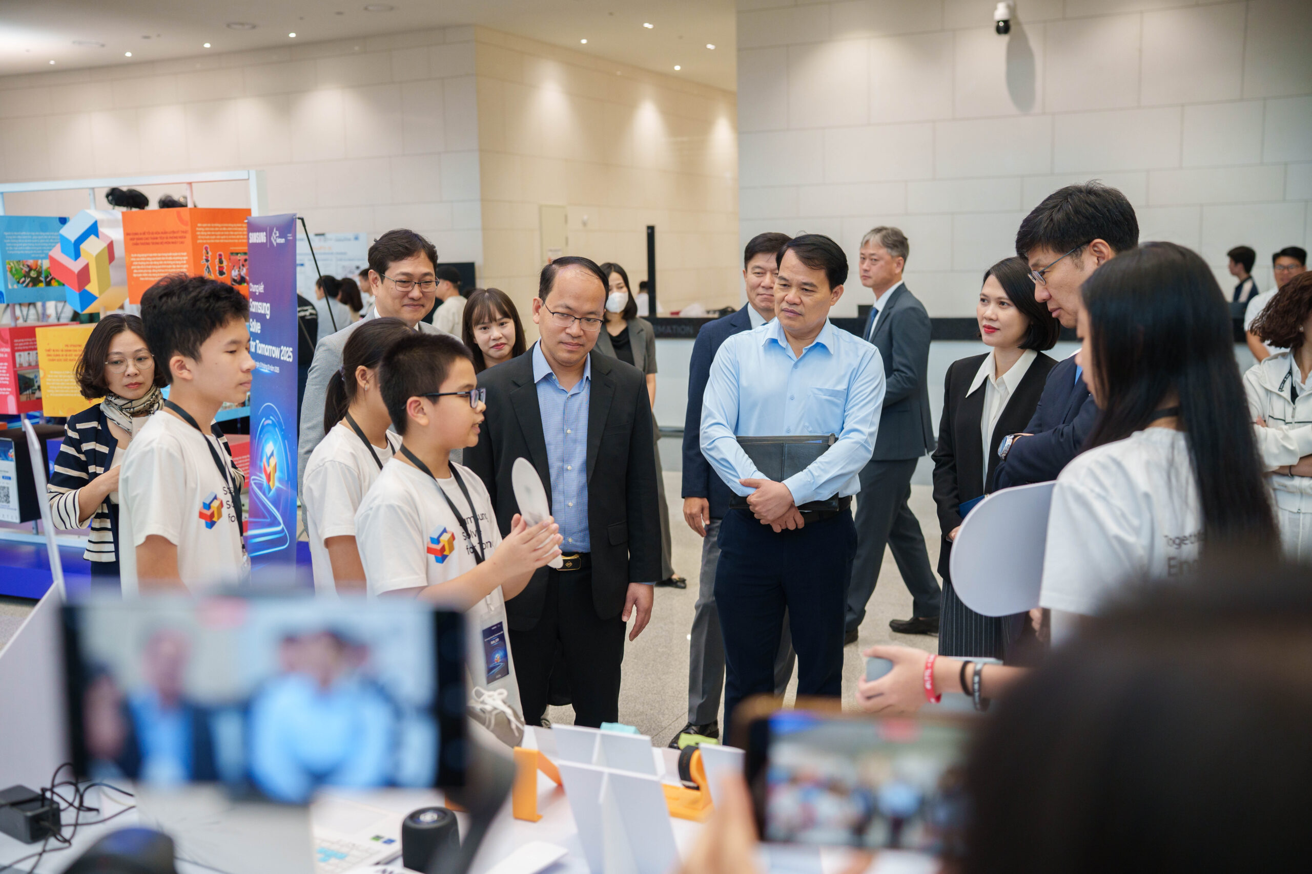 Giải Ba Samsung solve for tomorrow và khát vọng kiến tạo tương lai từ nền tảng giáo dục STEM tại FSchools  | FPT Schools