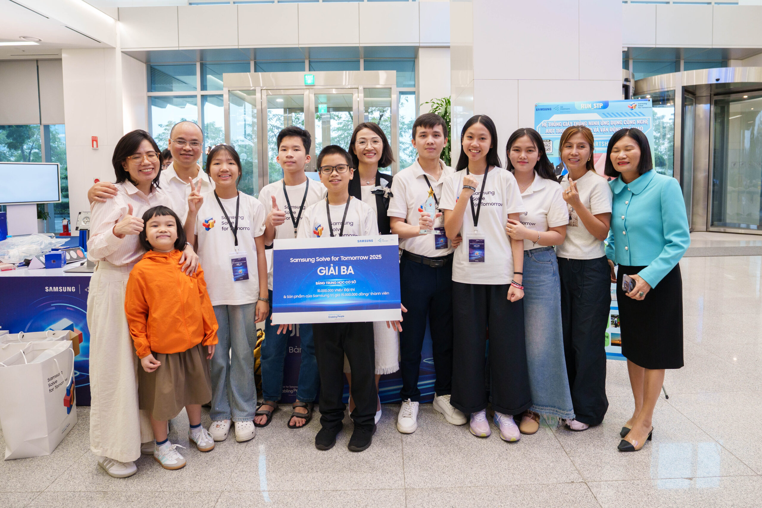 Giải Ba Samsung solve for tomorrow và khát vọng kiến tạo tương lai từ nền tảng giáo dục STEM tại FSchools  | FPT Schools