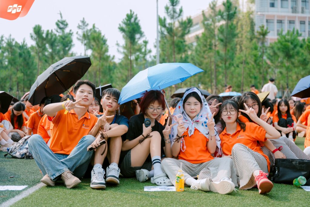 Tự kỷ ám thị là gì? Hiểu đúng để thay đổi tư duy tích cực - FPT Education Những biểu hiện thường gặp của tự kỷ ám thị