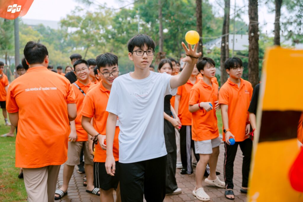 Phân biệt đối xử là gì? Nhìn nhận đúng để tránh gây tổn thương - FPT Education Phân biệt đối xử đúng và sai trong thực tế