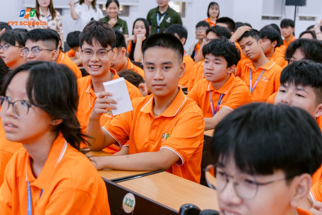 Dạy trẻ cách đặt mục tiêu để cải thiện kết quả học tập hiệu quả - FPT Education Thảo luận và đưa ra các mục tiêu phù hợp với khả năng của trẻ