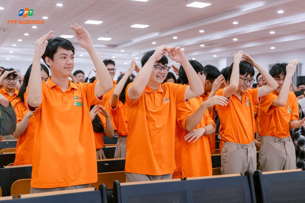 Cách lập thời gian biểu cho học sinh cấp 2 hiệu quả và dễ áp dụng - FPT Education Theo dõi tiến trình và phản hồi để điều chỉnh phù hợp nhằm đạt hiệu quả tối đa