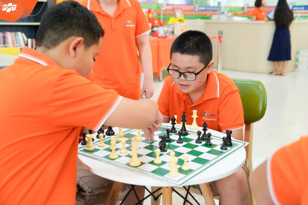 Vỡ giọng tuổi dậy thì là gì