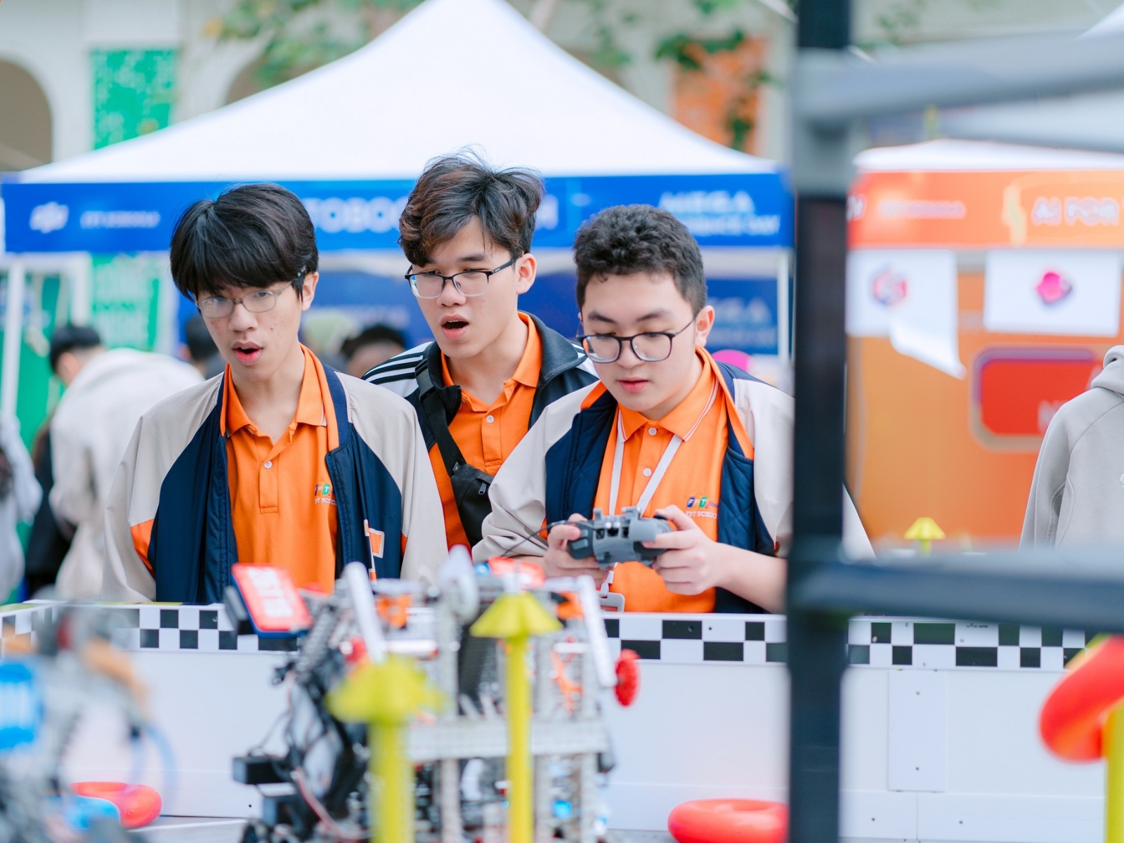 7 biểu hiện của nghiện game cảnh báo bạn đang lệ thuộc vào thế giới ảo - FPT Education Nguyên nhân dẫn đến nghiện game là gì?