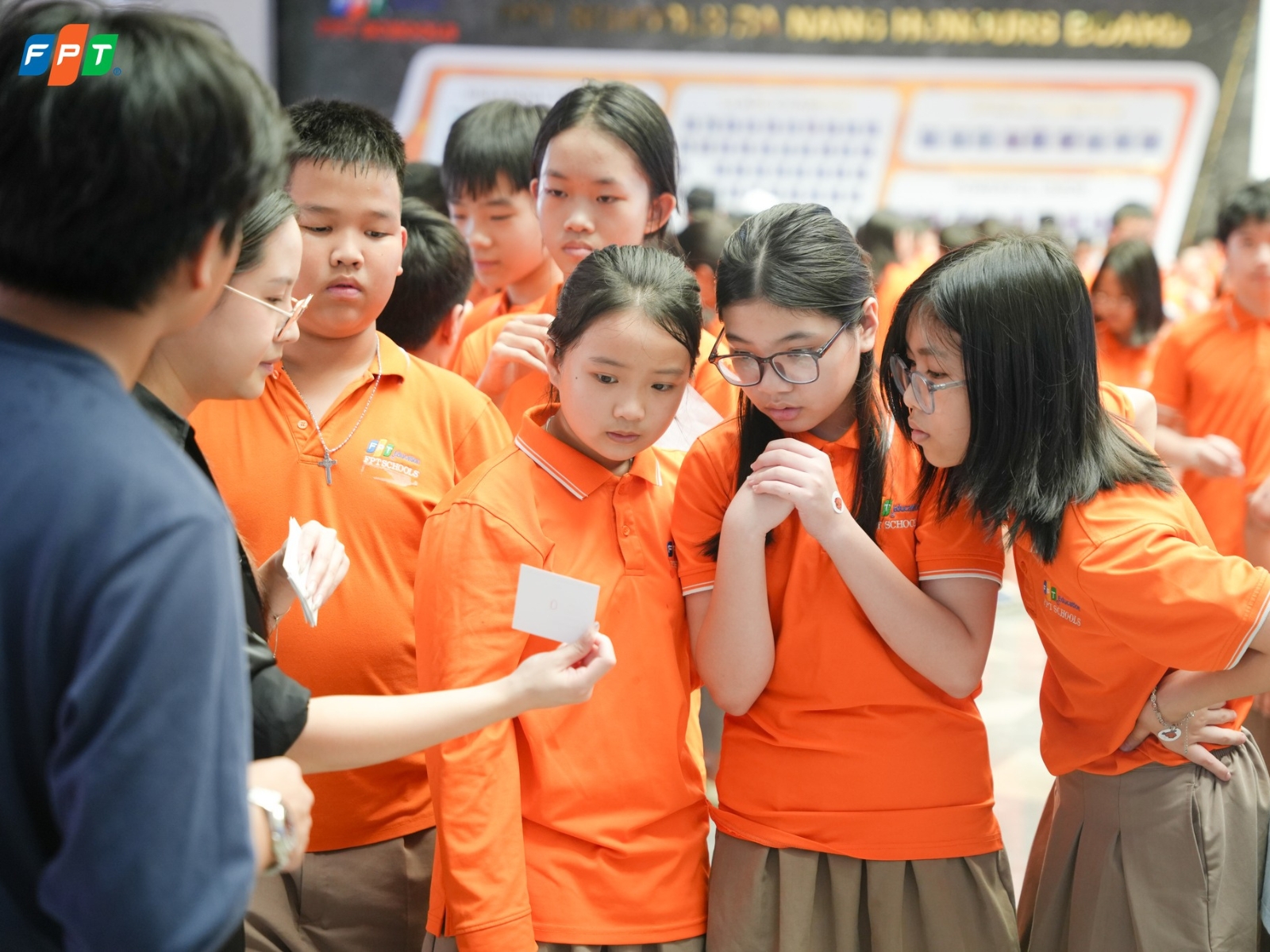 Các môn học lớp 10 theo chương trình mới gồm những môn nào? - FPT Education So sánh chương trình lớp 10 mới và chương trình cũ