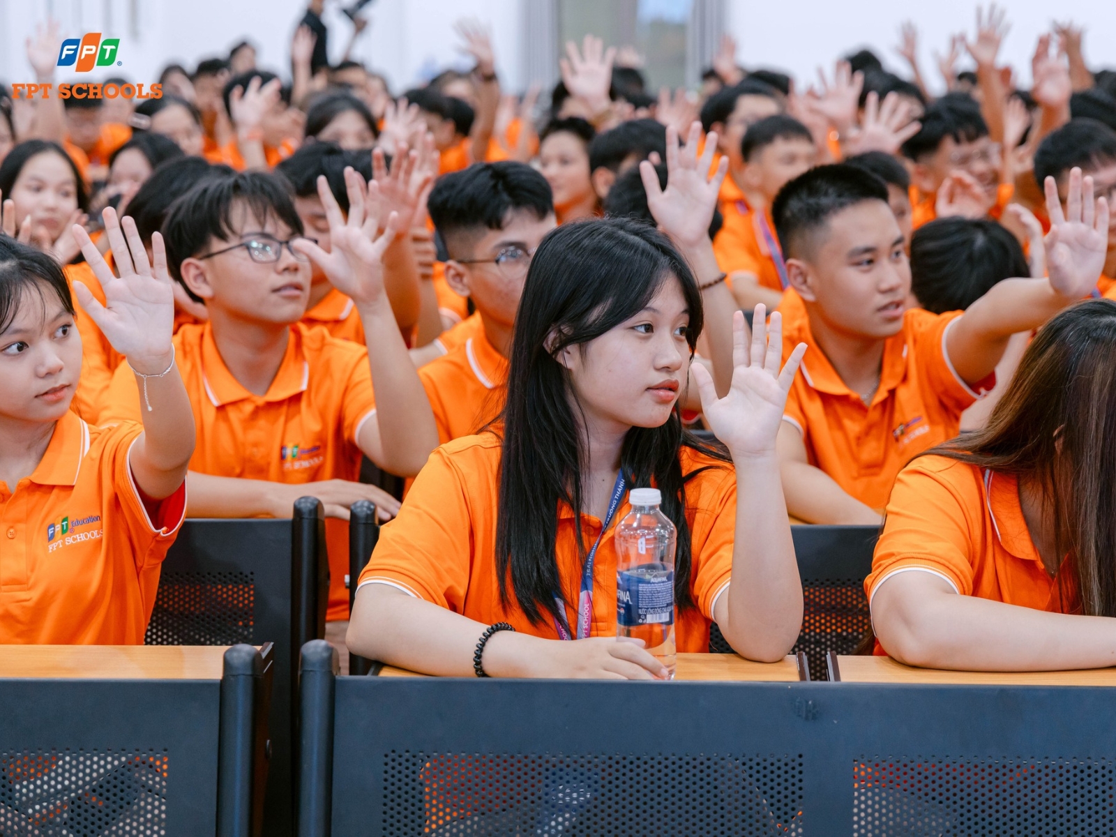 Áp lực thi cử là một trong những vấn đề nổi bật của chương trình giáo dục phổ thông cũ