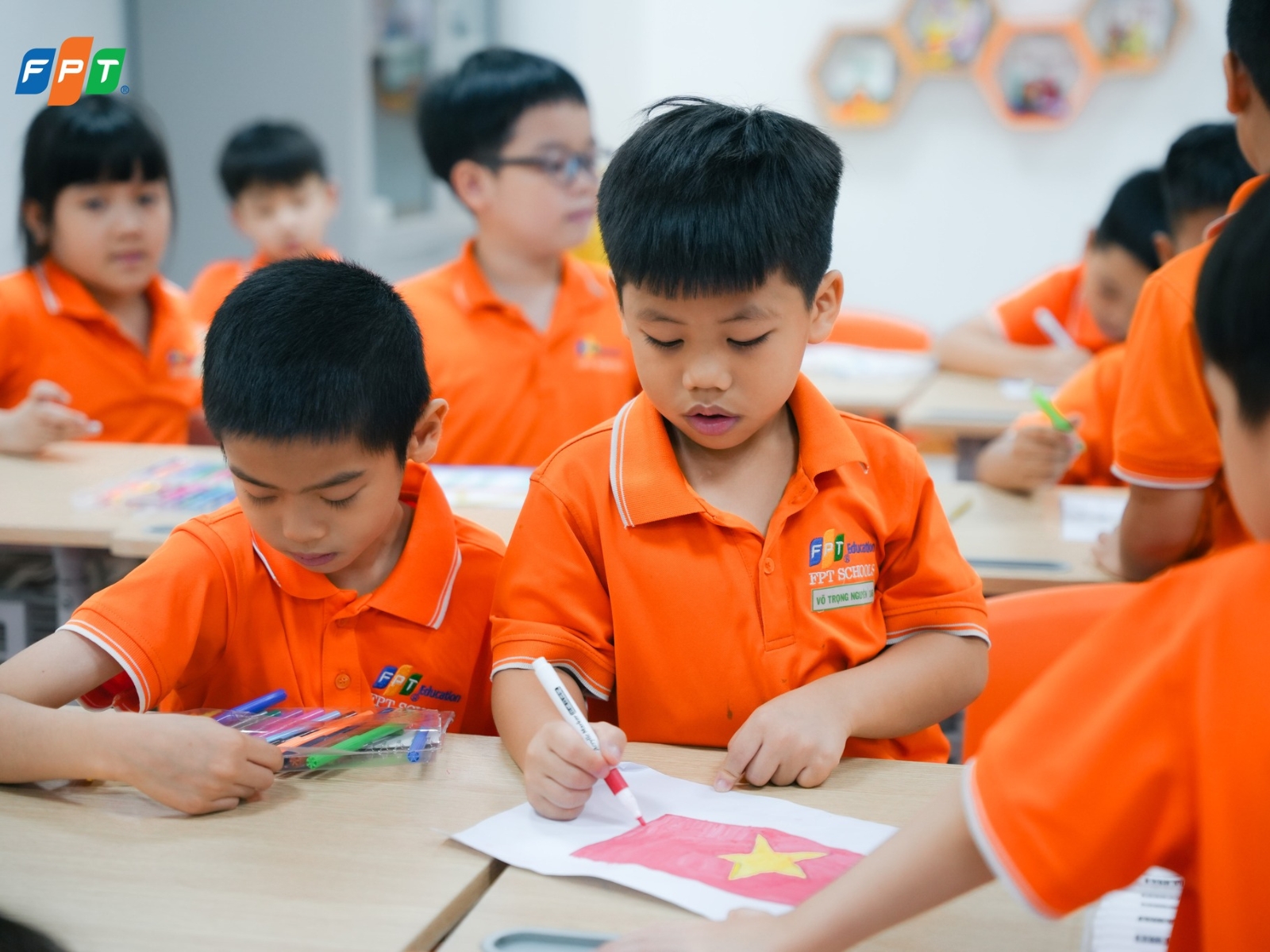 Chương trình học lớp 1 mới có gì thay đổi? Ba mẹ cần biết để đồng hành hiệu quả - FPT Education Thời khóa biểu lớp 1 theo định hướng mới