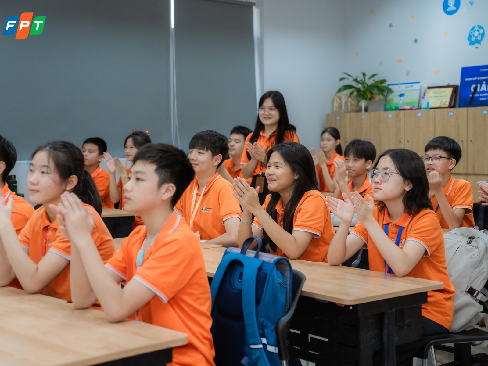 Có nên cho con học lớp tích hợp không? Phân tích rõ lợi ích và mức độ phù hợp từng cấp học - FPT Education Sự đồng hành của gia đình