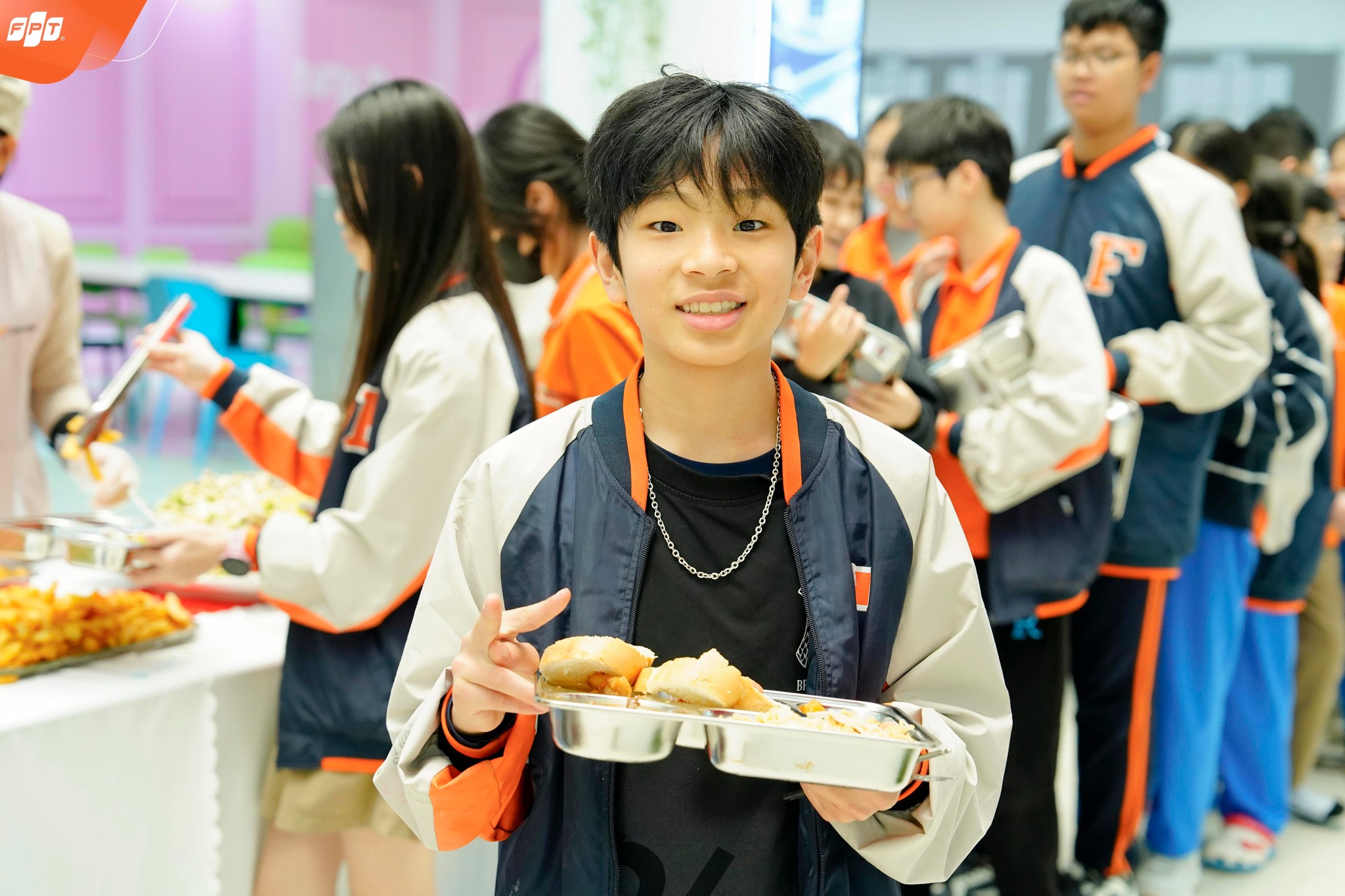 Con Ăn Bán Trú Có Đủ Dinh Dưỡng? Bố Mẹ Cần Hiểu Gì Về Suất Ăn Ở Trường - FPT Education Con Ăn Bán Trú Có Đủ Dinh Dưỡng? Bố Mẹ Cần Hiểu Gì Về Suất Ăn Ở Trường