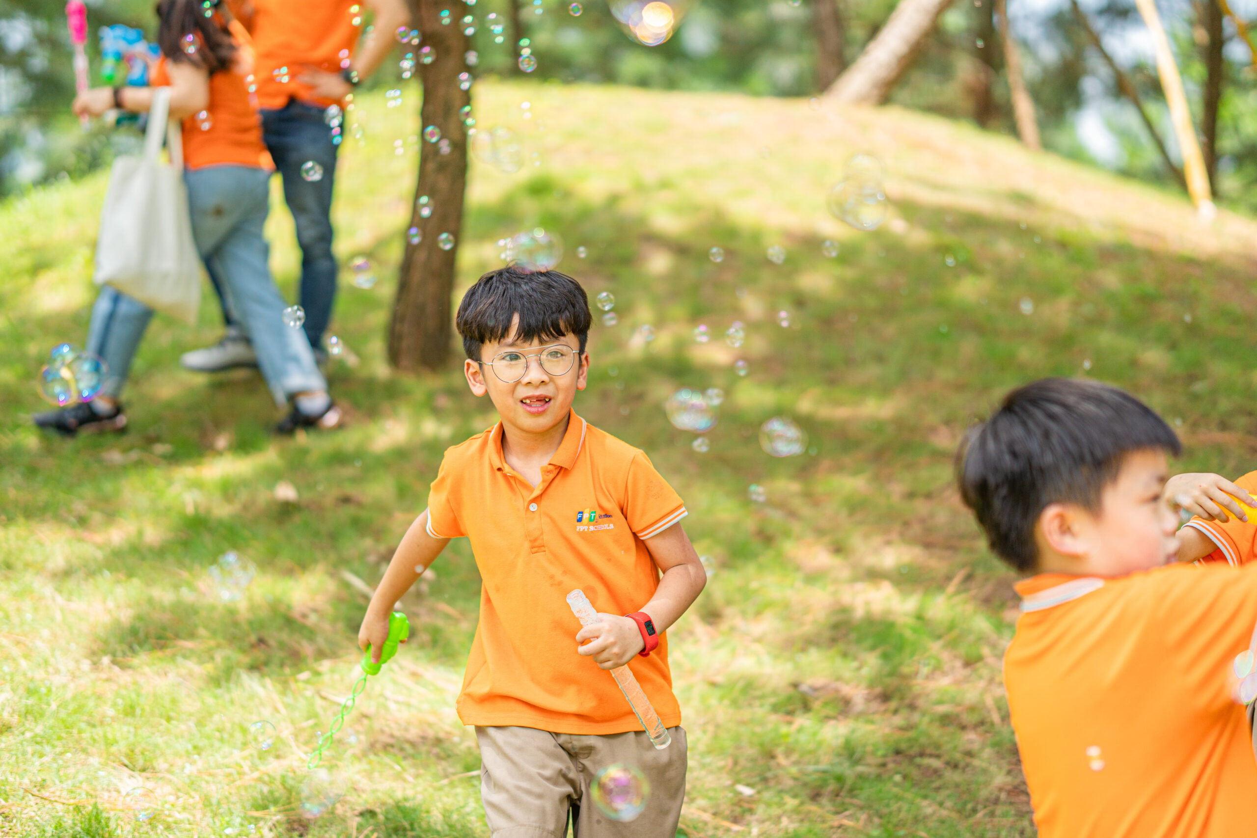 Dấu hiệu trẻ tăng động và cách nhận biết sớm cho phụ huynh - FPT Education Dấu hiệu trẻ tăng động và cách nhận biết sớm cho phụ huynh