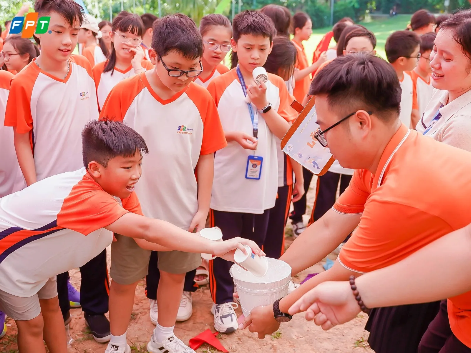 Độ tuổi phát triển chiều cao của nam là khi nào? Giai đoạn vàng không nên bỏ lỡ - FPT Education Tránh các tác nhân gây chậm phát triển chiều cao