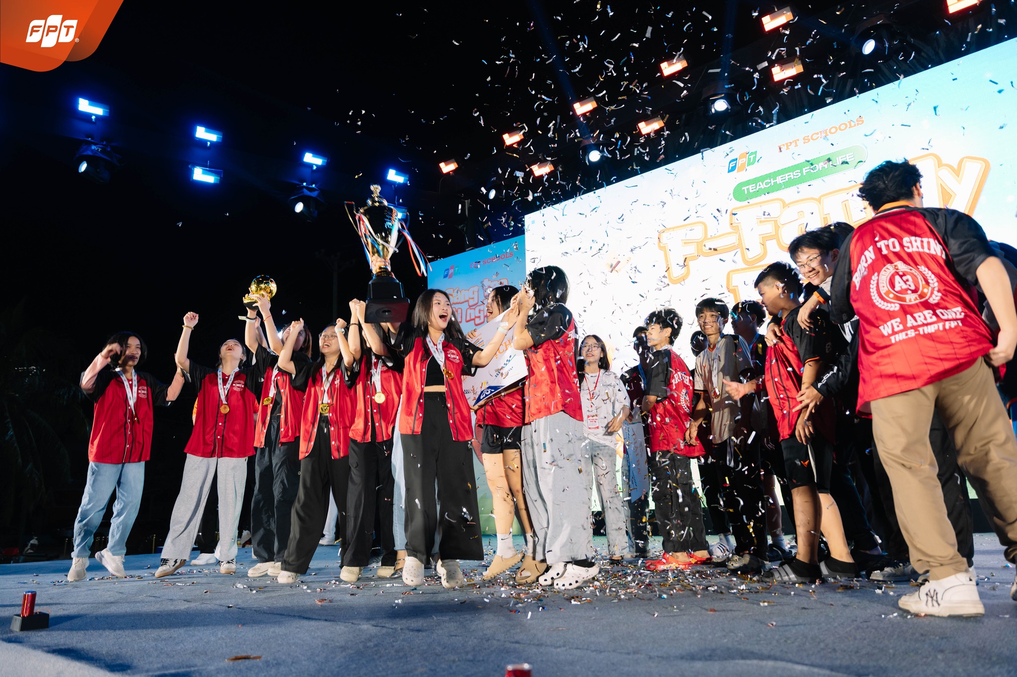 FPT School Hải Phòng vinh danh những nhà vô địch tại F Family Fest 2025