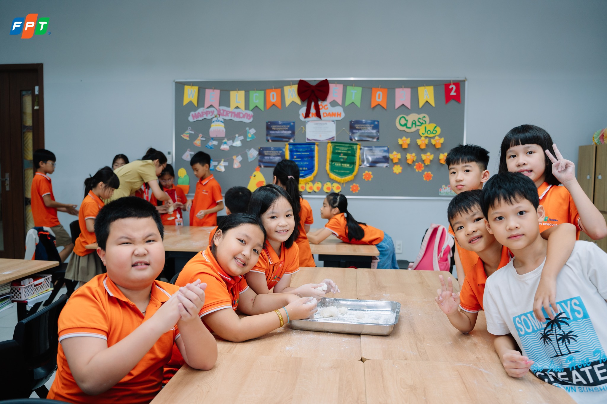 Làm Thế Nào Để Con Hạnh Phúc? Bí Quyết Nuôi Dạy Con Cha Mẹ Cần Biết