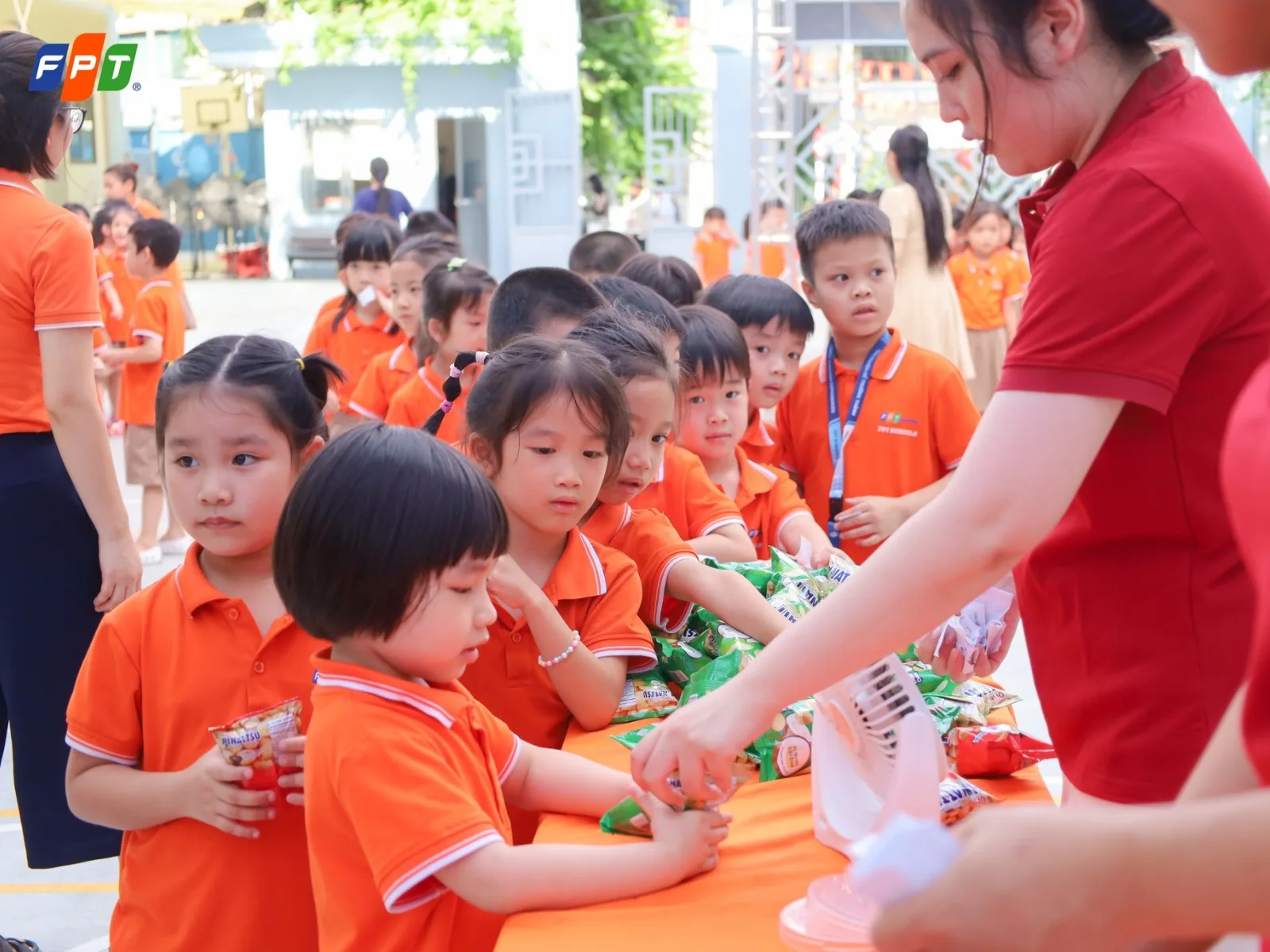 Biểu hiện của người sống liêm chính là gì?