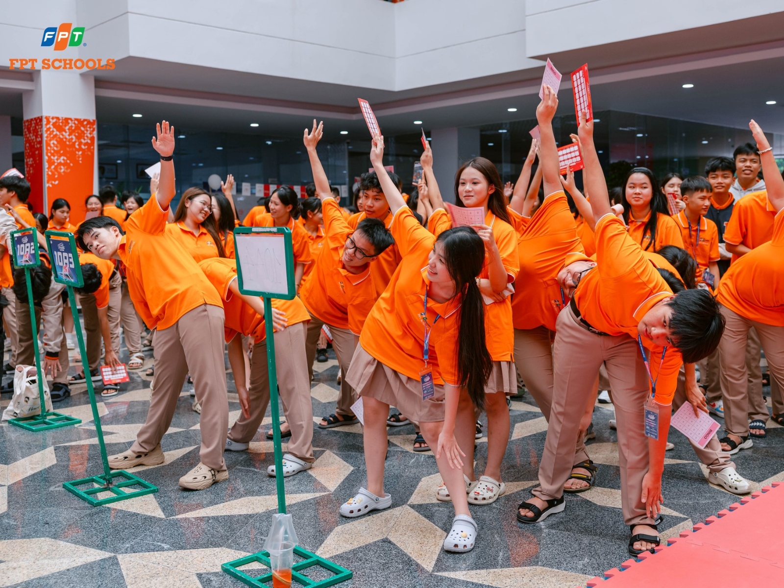 Tổng hợp 10 lợi ích của trại hè dành cho trẻ nhât định ba mẹ phải biết - FPT Education Tăng sự tự tin là một trong những lợi ích của trại hè