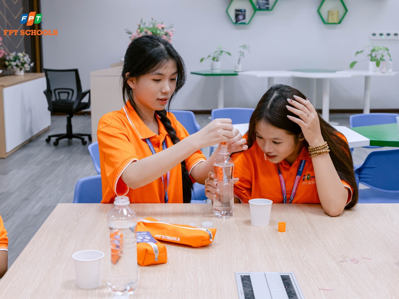 Lợi ích của việc học thêm và những điều phụ huynh cần hiểu đúng để tránh quá tải cho trẻ - FPT Education Tác hại của việc học thêm nếu không kiểm soát tốt