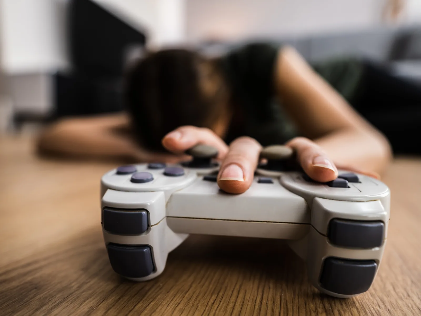 Nghiện game là gì? Dấu hiệu, nguyên nhân và cách khắc phục hiệu quả - FPT Education Nghiện game là gì?